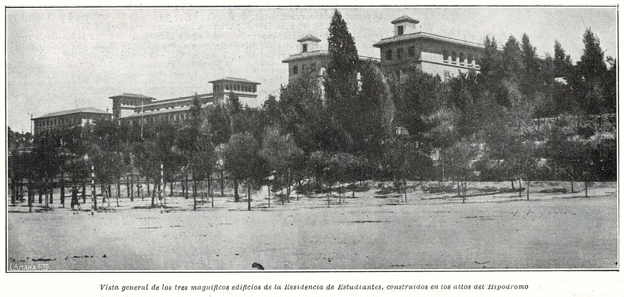 Imagen ilustrativa — la redacción de Teatra de negro con fez en la Residencia de Estudiantes, 1990
